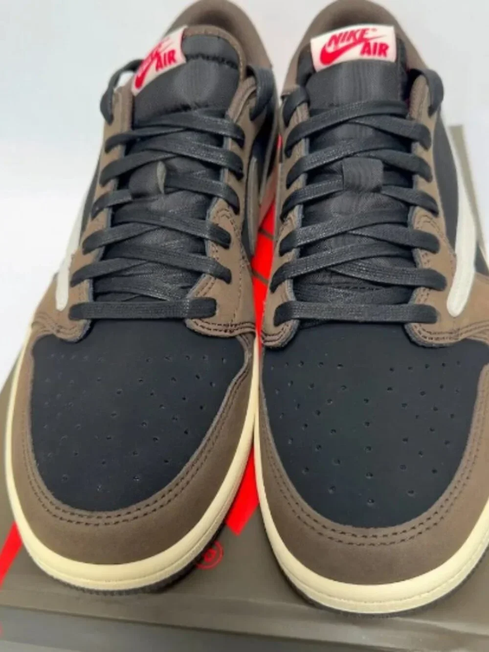 Air Jordan 1 Retro Low Travis Scott